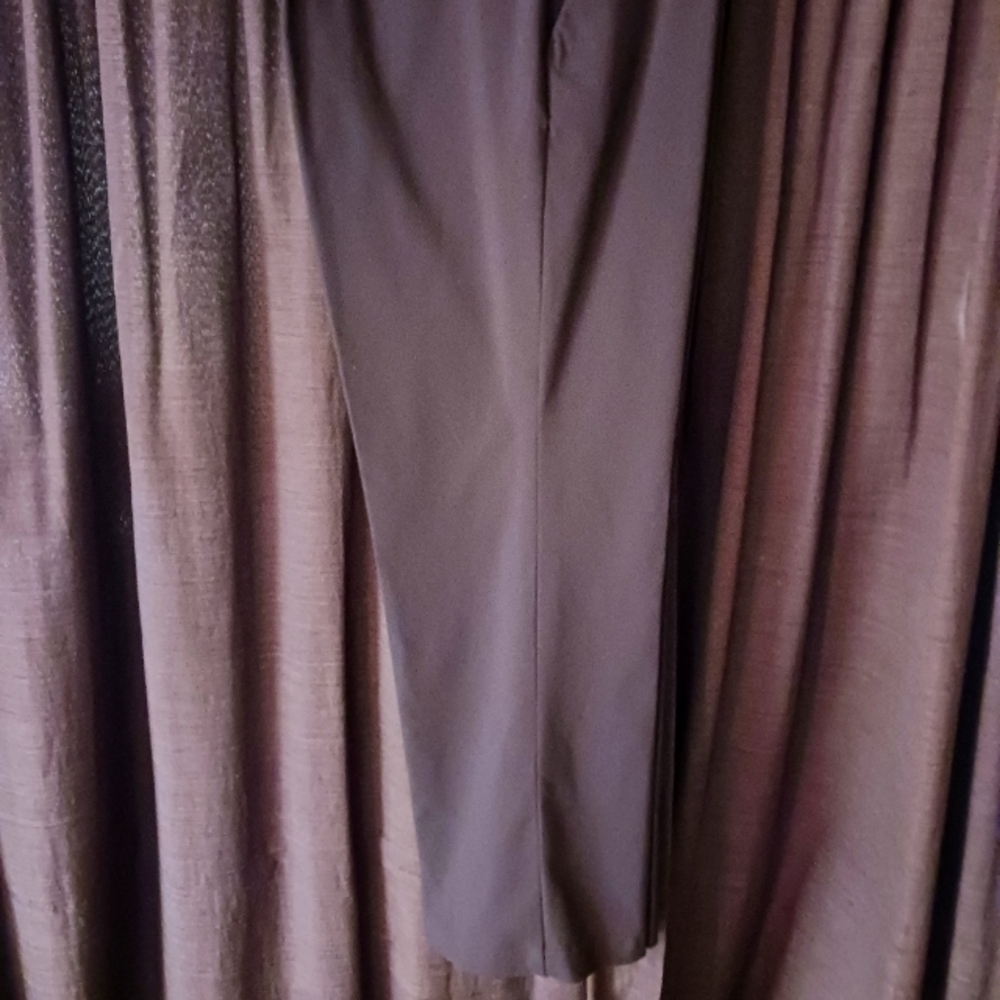 GAP - Picture 2 of 5